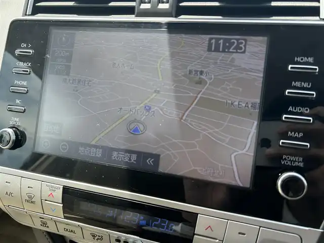 トヨタ ランドクルーザー プラド TX Lパッケージ マットブラED 福岡県 2023(令5)年 2.7万km ホワイトパールクリスタルシャイン １オーナー/７人/サンルーフ/純正ナビ/全方位カメラ/ルーフレール/レザーシート/前席パワーシート/シートヒーター/エアーシート/ＥＴＣ２．０/ＭＴモード/ＢＳＭ/ＵＳＢ/取説/保証書