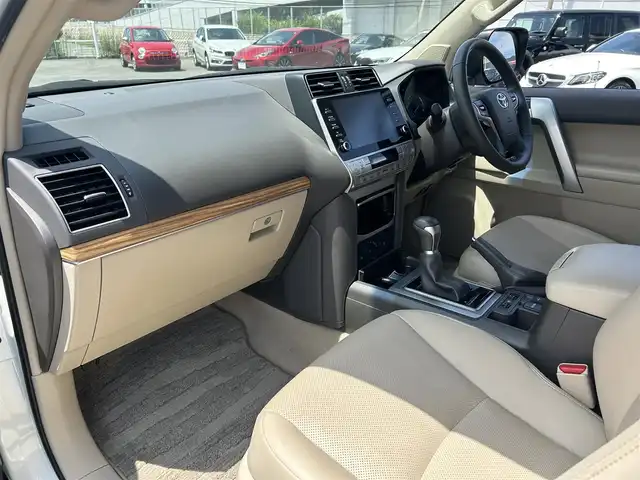 トヨタ ランドクルーザー プラド TX Lパッケージ マットブラED 福岡県 2023(令5)年 2.7万km ホワイトパールクリスタルシャイン １オーナー/７人/サンルーフ/純正ナビ/全方位カメラ/ルーフレール/レザーシート/前席パワーシート/シートヒーター/エアーシート/ＥＴＣ２．０/ＭＴモード/ＢＳＭ/ＵＳＢ/取説/保証書