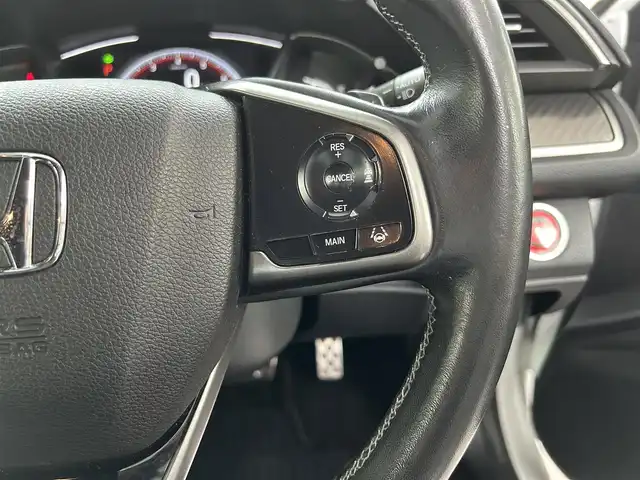 ホンダ シビック ハッチバック 長崎県 2019(平31)年 6.7万km ホワイトオーキッドパール 取説/保証書/ナビ説明書/スペアキー/Gathersナビ　VXM-194VFi/フルセグ/CD、DVD/iPod/AM、FM/BTオーディオ/バックカメラ/アダプティブクルーズコントロール/ステアリングリモコン/パドルシフト/オートライト/プッシュスタート/ビルトインETC/衝突軽減システム/路外逸脱防止システム/電格ウィンカーミラー/DN席オートパワーウィンドウ/DN席シートヒーター/電動パーキング/オートブレーキホールド/社外ドラレコ/ドアバイザー/アイドリングストップオフスイッチ/VTECTURBO/スペアキー