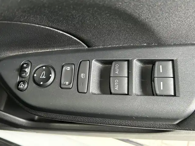 ホンダ シビック ハッチバック 長崎県 2019(平31)年 6.7万km ホワイトオーキッドパール 取説/保証書/ナビ説明書/スペアキー/Gathersナビ　VXM-194VFi/フルセグ/CD、DVD/iPod/AM、FM/BTオーディオ/バックカメラ/アダプティブクルーズコントロール/ステアリングリモコン/パドルシフト/オートライト/プッシュスタート/ビルトインETC/衝突軽減システム/路外逸脱防止システム/電格ウィンカーミラー/DN席オートパワーウィンドウ/DN席シートヒーター/電動パーキング/オートブレーキホールド/社外ドラレコ/ドアバイザー/アイドリングストップオフスイッチ/VTECTURBO/スペアキー