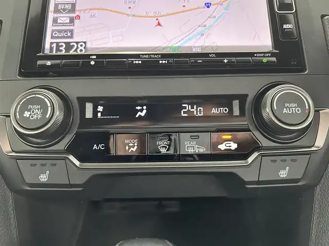 ホンダ シビック ハッチバック 長崎県 2019(平31)年 6.7万km ホワイトオーキッドパール 取説/保証書/ナビ説明書/スペアキー/Gathersナビ　VXM-194VFi/フルセグ/CD、DVD/iPod/AM、FM/BTオーディオ/バックカメラ/アダプティブクルーズコントロール/ステアリングリモコン/パドルシフト/オートライト/プッシュスタート/ビルトインETC/衝突軽減システム/路外逸脱防止システム/電格ウィンカーミラー/DN席オートパワーウィンドウ/DN席シートヒーター/電動パーキング/オートブレーキホールド/社外ドラレコ/ドアバイザー/アイドリングストップオフスイッチ/VTECTURBO/スペアキー