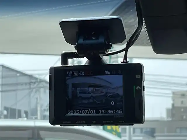 レクサス ＬＸ 600 福岡県 2023(令5)年 0.9万km グラファイトブラックガラスフレーク ワンオーナー/純正メーカーナビ/（Bluetooth対応/フルセグTV/AM/FM）/サンルーフ/アラウンドビューモニター/後席モニター/ブラインドスポットモニター/置くだけ充電/前席パワーシート（運転席メモリ付き）/クルーズコントロール/パドルシフト/前席シートヒーター/ステアリングヒーター/ドライブレコーダー/パワーバックドア/バックカメラ/ETC2.0/レザーシート/ステップ/プッシュスタート/禁煙車/保証書/取扱説明書/スマートキー