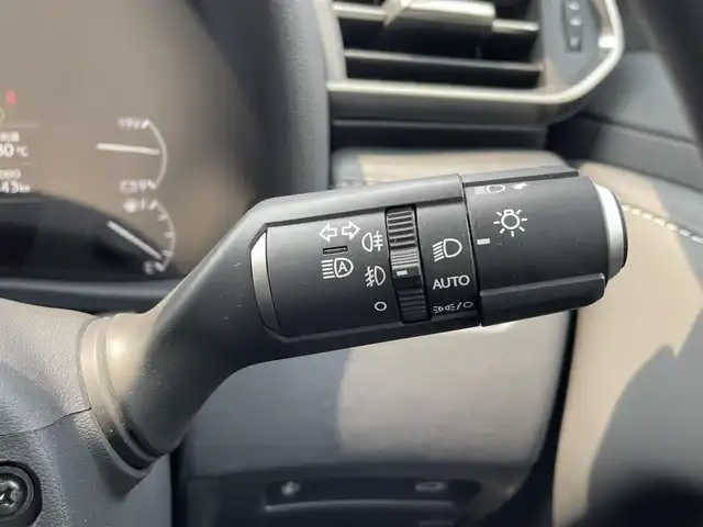レクサス ＬＸ 600 福岡県 2023(令5)年 0.9万km グラファイトブラックガラスフレーク ワンオーナー/純正メーカーナビ/（Bluetooth対応/フルセグTV/AM/FM）/サンルーフ/アラウンドビューモニター/後席モニター/ブラインドスポットモニター/置くだけ充電/前席パワーシート（運転席メモリ付き）/クルーズコントロール/パドルシフト/前席シートヒーター/ステアリングヒーター/ドライブレコーダー/パワーバックドア/バックカメラ/ETC2.0/レザーシート/ステップ/プッシュスタート/禁煙車/保証書/取扱説明書/スマートキー