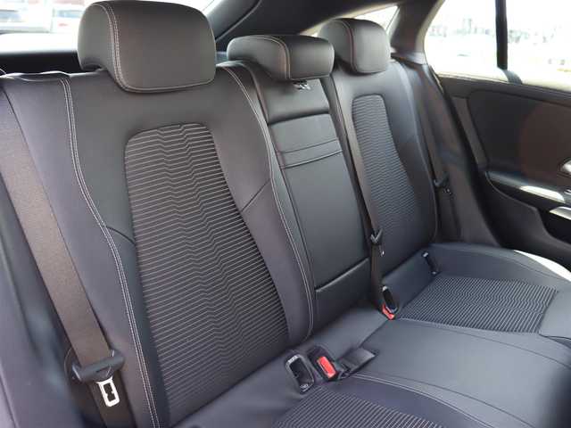 メルセデス・ベンツ ＣＬＡ２００ｄ シューティングブレーク 宮城県 2021(令3)年 3.4万km マウンテングレー ワンオーナー/純正10.25型ナビ【BT/フルセグTV】/パワーテールゲート/バックカメラ/ETC2.0/アダプティブクルーズコントロール/パークトロニック/レーダーセーフティパッケージ/・アダプティブディスタンスアシストディストロニック/・自動再発進機能/・アクティブブレーキアシスト/・緊急回避補助システム/・渋滞時緊急ブレーキ機能/・アクティブブラインドスポットアシスト/・アクティブレーンキーピングアシスト/・アクティブレーンチェンジングアシスト/・アクティブエマージェンシーストップアシスト/IC付ターボ/LEDハイパフォーマンスヘッドランプ/本革巻きステアリング/パドルシフト/合皮/ファブリックコンビシート/メモリーシート(DN席)/前席パワーシート/シートヒーター/純正18インチアルミホイール/キーレスゴー/禁煙車