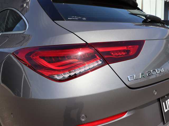 メルセデス・ベンツ ＣＬＡ２００ｄ シューティングブレーク 宮城県 2021(令3)年 3.4万km マウンテングレー ワンオーナー/純正10.25型ナビ【BT/フルセグTV】/パワーテールゲート/バックカメラ/ETC2.0/アダプティブクルーズコントロール/パークトロニック/レーダーセーフティパッケージ/・アダプティブディスタンスアシストディストロニック/・自動再発進機能/・アクティブブレーキアシスト/・緊急回避補助システム/・渋滞時緊急ブレーキ機能/・アクティブブラインドスポットアシスト/・アクティブレーンキーピングアシスト/・アクティブレーンチェンジングアシスト/・アクティブエマージェンシーストップアシスト/IC付ターボ/LEDハイパフォーマンスヘッドランプ/本革巻きステアリング/パドルシフト/合皮/ファブリックコンビシート/メモリーシート(DN席)/前席パワーシート/シートヒーター/純正18インチアルミホイール/キーレスゴー/禁煙車