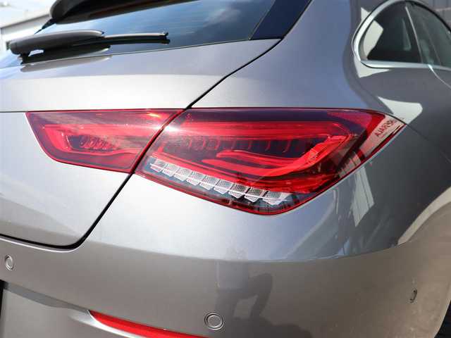 メルセデス・ベンツ ＣＬＡ２００ｄ シューティングブレーク 宮城県 2021(令3)年 3.4万km マウンテングレー ワンオーナー/純正10.25型ナビ【BT/フルセグTV】/パワーテールゲート/バックカメラ/ETC2.0/アダプティブクルーズコントロール/パークトロニック/レーダーセーフティパッケージ/・アダプティブディスタンスアシストディストロニック/・自動再発進機能/・アクティブブレーキアシスト/・緊急回避補助システム/・渋滞時緊急ブレーキ機能/・アクティブブラインドスポットアシスト/・アクティブレーンキーピングアシスト/・アクティブレーンチェンジングアシスト/・アクティブエマージェンシーストップアシスト/IC付ターボ/LEDハイパフォーマンスヘッドランプ/本革巻きステアリング/パドルシフト/合皮/ファブリックコンビシート/メモリーシート(DN席)/前席パワーシート/シートヒーター/純正18インチアルミホイール/キーレスゴー/禁煙車