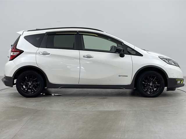 日産 ノート e-パワーX FOUR シーギアリミテッド 道央・札幌 2020(令2)年 4.9万km ブリリアントホワイトパール ・4WD/・純正ナビ&CD&DVD&BT&AUX&フルセグTV/・全方位カメラ/・インテリジェントエマージェンシーブレーキ/・踏み間違い衝突防止アシスト/・車線逸脱警報/・ふらつき警報/・車線逸脱防止支援システム/・フロント&バックソナー/・横滑り防止装置/・純正前後ドライブレコーダー/・インテリジェントルームミラー/・ルーフレール/・純正エアロ/・2WD/4WD切替/・LEDヘッドライト/・フォグランプ/・オートライト/・オートマチックハイビーム/・スマートキー/・取扱説明書