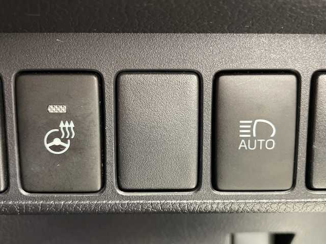 レクサス ＣＴ 200h バージョンC 岐阜県 2020(令2)年 3.3万km ソニッククォーツ 後期10.9インチ純正ナビ/AM FM CD DVD BT USB ブルーレイ フルセグ AUX SD/バックカメラ/前後クリアランスソナー/ハーフレザーシート/D＋N席シートヒーター・パワーシート/D席ポディションメモリ/革巻きステアリング/ステアリングスイッチ/レーダークルーズコントロール/レーンキープアシスト/LDA/PCS/PKSA/PKSB/ステアリングヒーター/パドルシフト/ビルトインETC2.0/純正ドライブレコーダー/スマートキー/LEDヘッドライト/LEDオートライト/オートハイビーム/純正AW/トノカバー/取扱説明書/保証書