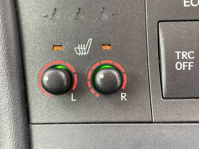 レクサス ＣＴ 200h バージョンC 岐阜県 2020(令2)年 3.3万km ソニッククォーツ 後期10.9インチ純正ナビ/AM FM CD DVD BT USB ブルーレイ フルセグ AUX SD/バックカメラ/前後クリアランスソナー/ハーフレザーシート/D＋N席シートヒーター・パワーシート/D席ポディションメモリ/革巻きステアリング/ステアリングスイッチ/レーダークルーズコントロール/レーンキープアシスト/LDA/PCS/PKSA/PKSB/ステアリングヒーター/パドルシフト/ビルトインETC2.0/純正ドライブレコーダー/スマートキー/LEDヘッドライト/LEDオートライト/オートハイビーム/純正AW/トノカバー/取扱説明書/保証書