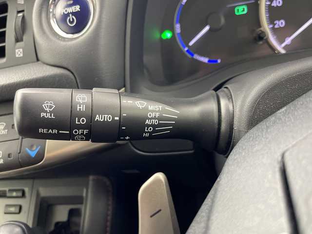 レクサス ＣＴ 200h バージョンC 岐阜県 2020(令2)年 3.3万km ソニッククォーツ 後期10.9インチ純正ナビ/AM FM CD DVD BT USB ブルーレイ フルセグ AUX SD/バックカメラ/前後クリアランスソナー/ハーフレザーシート/D＋N席シートヒーター・パワーシート/D席ポディションメモリ/革巻きステアリング/ステアリングスイッチ/レーダークルーズコントロール/レーンキープアシスト/LDA/PCS/PKSA/PKSB/ステアリングヒーター/パドルシフト/ビルトインETC2.0/純正ドライブレコーダー/スマートキー/LEDヘッドライト/LEDオートライト/オートハイビーム/純正AW/トノカバー/取扱説明書/保証書