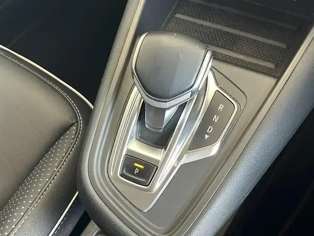 ルノー ルノー キャプチャー インテンス 山形県 2022(令4)年 2.5万km 茶 純正ＨＤＤナビ　/３６０°カメラ　/ＥＴＣ　/Ｂｌｕｅｔｏｏｔｈ／ＵＳＢ　/運転席パワーシート　/運転席／助手席シートヒーター　/ルーフレール　/オートライト　/コーナーセンサー　/横滑り防止装置　/電動格納ミラー