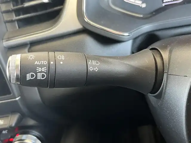 ルノー ルノー キャプチャー インテンス 山形県 2022(令4)年 2.5万km 茶 純正ＨＤＤナビ　/３６０°カメラ　/ＥＴＣ　/Ｂｌｕｅｔｏｏｔｈ／ＵＳＢ　/運転席パワーシート　/運転席／助手席シートヒーター　/ルーフレール　/オートライト　/コーナーセンサー　/横滑り防止装置　/電動格納ミラー