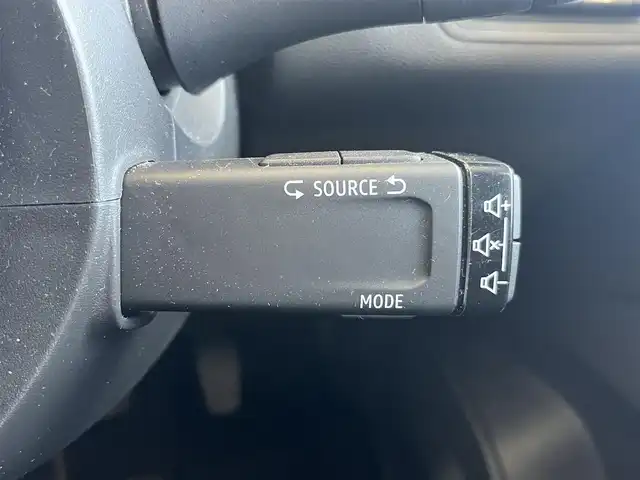 ルノー ルノー キャプチャー インテンス 山形県 2022(令4)年 2.5万km 茶 純正ＨＤＤナビ　/３６０°カメラ　/ＥＴＣ　/Ｂｌｕｅｔｏｏｔｈ／ＵＳＢ　/運転席パワーシート　/運転席／助手席シートヒーター　/ルーフレール　/オートライト　/コーナーセンサー　/横滑り防止装置　/電動格納ミラー