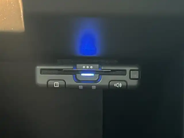 ルノー ルノー キャプチャー インテンス 山形県 2022(令4)年 2.5万km 茶 純正ＨＤＤナビ　/３６０°カメラ　/ＥＴＣ　/Ｂｌｕｅｔｏｏｔｈ／ＵＳＢ　/運転席パワーシート　/運転席／助手席シートヒーター　/ルーフレール　/オートライト　/コーナーセンサー　/横滑り防止装置　/電動格納ミラー