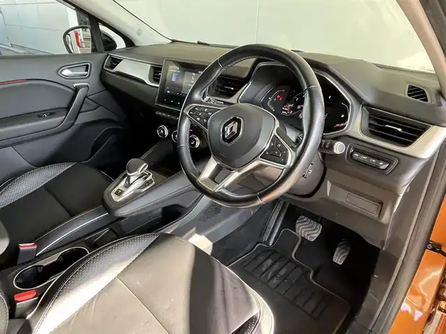 ルノー ルノー キャプチャー インテンス 山形県 2022(令4)年 2.5万km 茶 純正ＨＤＤナビ　/３６０°カメラ　/ＥＴＣ　/Ｂｌｕｅｔｏｏｔｈ／ＵＳＢ　/運転席パワーシート　/運転席／助手席シートヒーター　/ルーフレール　/オートライト　/コーナーセンサー　/横滑り防止装置　/電動格納ミラー