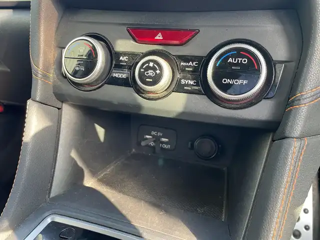 スバル インプレッサ ＸＶ 富山県 2017(平29)年 9.3万km クリスタルホワイトP ブラックレザーセレクション／/純正８インチナビ／/フルセグＴＶ／/ＤＶＤ再生／/Ｂｌｕｅｔｏｏｔｈ／/Ｂカメラ／/Ｄレコーダー／/ビルトインＥＴＣ／/レーダークルーズコントロール／/レーンキープアシスト／/前席シートヒーター／/前席パワーシート//LEDオートライト//フォグライト//コーナーセンサー