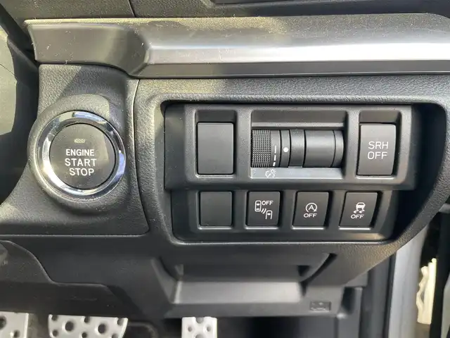 スバル インプレッサ ＸＶ 富山県 2017(平29)年 9.3万km クリスタルホワイトP ブラックレザーセレクション／/純正８インチナビ／/フルセグＴＶ／/ＤＶＤ再生／/Ｂｌｕｅｔｏｏｔｈ／/Ｂカメラ／/Ｄレコーダー／/ビルトインＥＴＣ／/レーダークルーズコントロール／/レーンキープアシスト／/前席シートヒーター／/前席パワーシート//LEDオートライト//フォグライト//コーナーセンサー