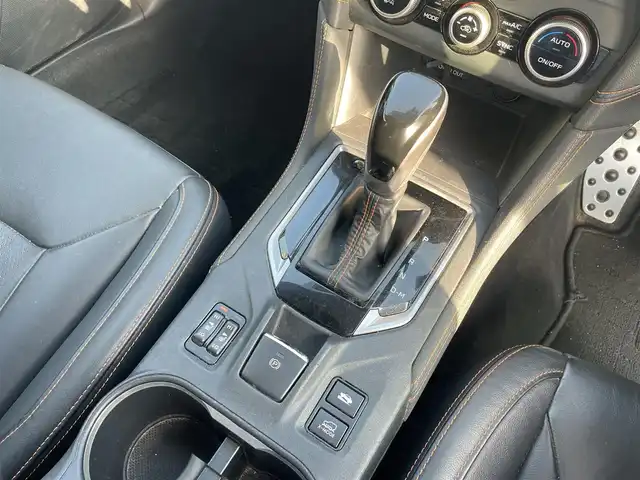 スバル インプレッサ ＸＶ 富山県 2017(平29)年 9.3万km クリスタルホワイトP ブラックレザーセレクション／/純正８インチナビ／/フルセグＴＶ／/ＤＶＤ再生／/Ｂｌｕｅｔｏｏｔｈ／/Ｂカメラ／/Ｄレコーダー／/ビルトインＥＴＣ／/レーダークルーズコントロール／/レーンキープアシスト／/前席シートヒーター／/前席パワーシート//LEDオートライト//フォグライト//コーナーセンサー