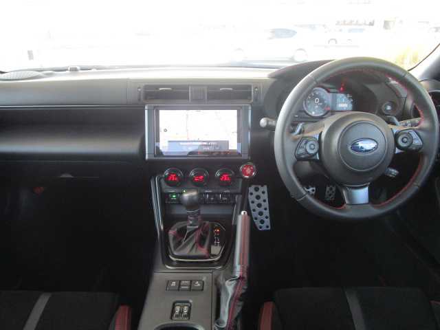 スバル ＢＲＺ STIスポーツ 岡山県 2024(令6)年 0.6万km クリスタルホワイトP 【 EyeSight 】/・プリクラッシュブレーキ/・後退時ブレーキアシスト/・クリアランスソナー/・AT誤発進抑制制御/・AT誤後進抑制機能/・全車速追従機能付クルーズコントロール/・定速クルーズコントロール/・ふらつき警報/・車線逸脱警報/・先行車発進お知らせ/・ステアリング連動ヘッドランプ/・後側方警戒支援システム/・ハイビームアシスト/STIアンダーエアロ（フロント・サイド・リアアンダー）/ワンオーナー/純正9インチSDナビ/フルセグテレビ/バックカメラ/Bluetooth/DVD再生可能/純正ドライブレコーダー/ハーフレザーシート/シートヒーター（前席）/オートライト/ミラーヒーター/LEDヘッドライト/ETC/純正18AW/純正フロアマット/取扱説明書・保証書