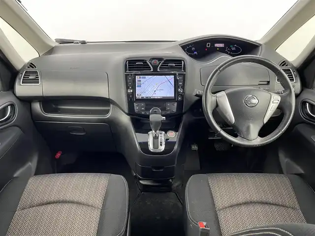 日産 セレナ ハイウェイS G S HV Aセーフ 埼玉県 2014(平26)年 7.3万km タイガーアイブラウン 純正8インチナビ/(Bluetooth/USB/ipod/VTR/AUX/CD/DVD/AM/FM)/地デジフルセグ/全方位カメラ/純正フリップダウンモニター/前方ドライブレコーダー/ETC/両側パワースライドドア/車線逸脱警報/クルーズコントロール/衝突軽減ブレーキ/ECOモード/アイドリングストップ/プッシュスタート/フロントフォグランプ/純正フロアマット/純正ドアバイザー/社外16インチアルミホイール/純正16インチアルミホイール付195/60R16サマータイヤ×4車載/