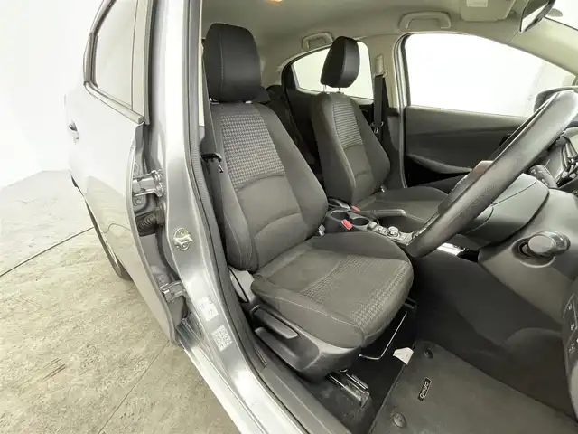 マツダ デミオ XD 群馬県 2017(平29)年 6.2万km ソニックシルバーM マツダコネクトナビ　Ｂｌｕｅｔｏｏｔｈ　バックカメラ　純正アルミホイール１５インチ　ＥＴＣ　スマートキー　プッシュスタート　スペアキー　ステアリングスイッチ　ＭＴモード付　電格ミラー　ターボ　禁煙車