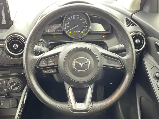 マツダ デミオ XD 群馬県 2017(平29)年 6.2万km ソニックシルバーM マツダコネクトナビ　Ｂｌｕｅｔｏｏｔｈ　バックカメラ　純正アルミホイール１５インチ　ＥＴＣ　スマートキー　プッシュスタート　スペアキー　ステアリングスイッチ　ＭＴモード付　電格ミラー　ターボ　禁煙車