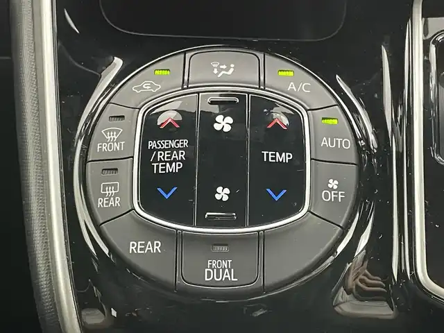 トヨタ ヴォクシー ZS 煌Ⅱ 岡山県 2019(平31)年 5.7万km ホワイトパールクリスタルシャイン 社外SDナビ/（CD/DVD/BT)/両側パワースライドドア/LEDヘッドライト/オートライト/クルーズコントロール/ETC/USB/フロアマット/純正16インチアルミ
