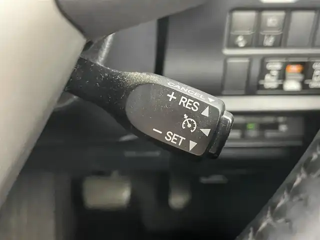 トヨタ ヴォクシー ZS 煌Ⅱ 岡山県 2019(平31)年 5.7万km ホワイトパールクリスタルシャイン 社外SDナビ/（CD/DVD/BT)/両側パワースライドドア/LEDヘッドライト/オートライト/クルーズコントロール/ETC/USB/フロアマット/純正16インチアルミ