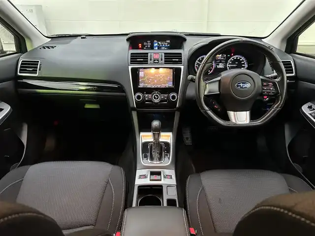 スバル レヴォーグ 1．6GT アイサイト 三重県 2014(平26)年 8.5万km クリスタルホワイトP 登録時84682km/禁煙車/純正ナビ【CN-R300D】/（AM/FM/TV/Bluetooth/HDMI）/フルセグTV/バックカメラ/ETC/レーダークルーズコントロール/ステアリングスイッチ/パドルシフト/アイドリングストップ/アイサイト/衝突軽減システム/レーンキープアシスト/オートライト/純正アルミ/プッシュスタート/スペアキー