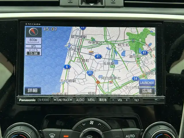 スバル レヴォーグ 1．6GT アイサイト 三重県 2014(平26)年 8.5万km クリスタルホワイトP 登録時84682km/禁煙車/純正ナビ【CN-R300D】/（AM/FM/TV/Bluetooth/HDMI）/フルセグTV/バックカメラ/ETC/レーダークルーズコントロール/ステアリングスイッチ/パドルシフト/アイドリングストップ/アイサイト/衝突軽減システム/レーンキープアシスト/オートライト/純正アルミ/プッシュスタート/スペアキー