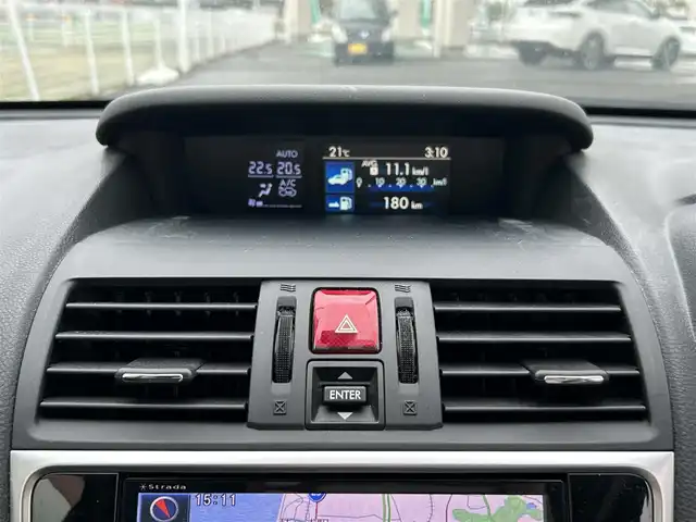 スバル レヴォーグ 1．6GT アイサイト 三重県 2014(平26)年 8.5万km クリスタルホワイトP 登録時84682km/禁煙車/純正ナビ【CN-R300D】/（AM/FM/TV/Bluetooth/HDMI）/フルセグTV/バックカメラ/ETC/レーダークルーズコントロール/ステアリングスイッチ/パドルシフト/アイドリングストップ/アイサイト/衝突軽減システム/レーンキープアシスト/オートライト/純正アルミ/プッシュスタート/スペアキー