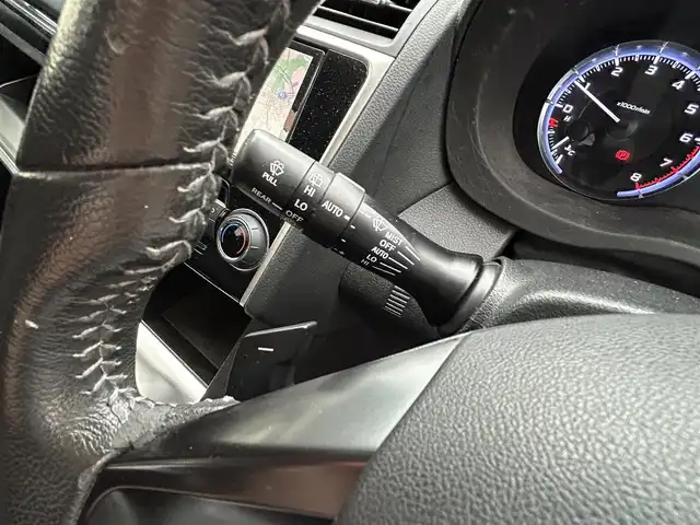 スバル レヴォーグ 1．6GT アイサイト 三重県 2014(平26)年 8.5万km クリスタルホワイトP 登録時84682km/禁煙車/純正ナビ【CN-R300D】/（AM/FM/TV/Bluetooth/HDMI）/フルセグTV/バックカメラ/ETC/レーダークルーズコントロール/ステアリングスイッチ/パドルシフト/アイドリングストップ/アイサイト/衝突軽減システム/レーンキープアシスト/オートライト/純正アルミ/プッシュスタート/スペアキー