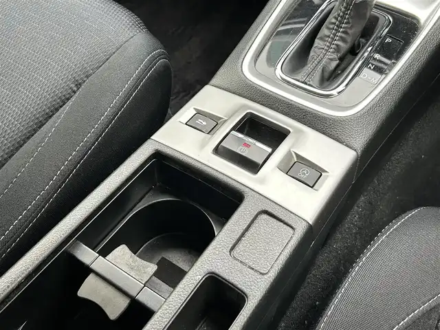 スバル レヴォーグ 1．6GT アイサイト 三重県 2014(平26)年 8.5万km クリスタルホワイトP 登録時84682km/禁煙車/純正ナビ【CN-R300D】/（AM/FM/TV/Bluetooth/HDMI）/フルセグTV/バックカメラ/ETC/レーダークルーズコントロール/ステアリングスイッチ/パドルシフト/アイドリングストップ/アイサイト/衝突軽減システム/レーンキープアシスト/オートライト/純正アルミ/プッシュスタート/スペアキー