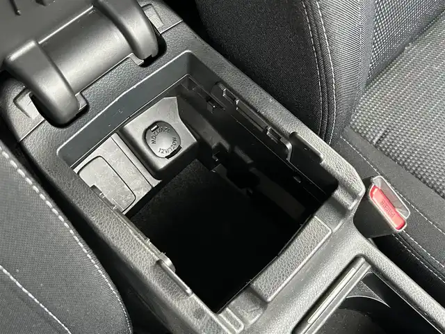 スバル レヴォーグ 1．6GT アイサイト 三重県 2014(平26)年 8.5万km クリスタルホワイトP 登録時84682km/禁煙車/純正ナビ【CN-R300D】/（AM/FM/TV/Bluetooth/HDMI）/フルセグTV/バックカメラ/ETC/レーダークルーズコントロール/ステアリングスイッチ/パドルシフト/アイドリングストップ/アイサイト/衝突軽減システム/レーンキープアシスト/オートライト/純正アルミ/プッシュスタート/スペアキー