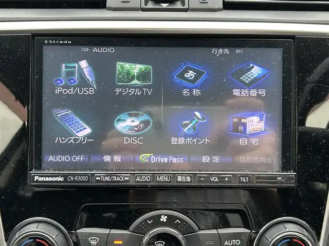 スバル レヴォーグ 1．6GT アイサイト 三重県 2014(平26)年 8.5万km クリスタルホワイトP 登録時84682km/禁煙車/純正ナビ【CN-R300D】/（AM/FM/TV/Bluetooth/HDMI）/フルセグTV/バックカメラ/ETC/レーダークルーズコントロール/ステアリングスイッチ/パドルシフト/アイドリングストップ/アイサイト/衝突軽減システム/レーンキープアシスト/オートライト/純正アルミ/プッシュスタート/スペアキー