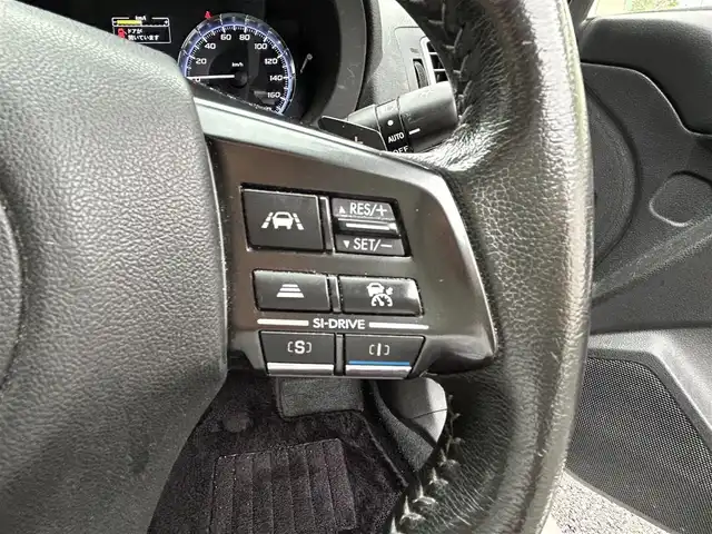 スバル レヴォーグ 1．6GT アイサイト 三重県 2014(平26)年 8.5万km クリスタルホワイトP 登録時84682km/禁煙車/純正ナビ【CN-R300D】/（AM/FM/TV/Bluetooth/HDMI）/フルセグTV/バックカメラ/ETC/レーダークルーズコントロール/ステアリングスイッチ/パドルシフト/アイドリングストップ/アイサイト/衝突軽減システム/レーンキープアシスト/オートライト/純正アルミ/プッシュスタート/スペアキー