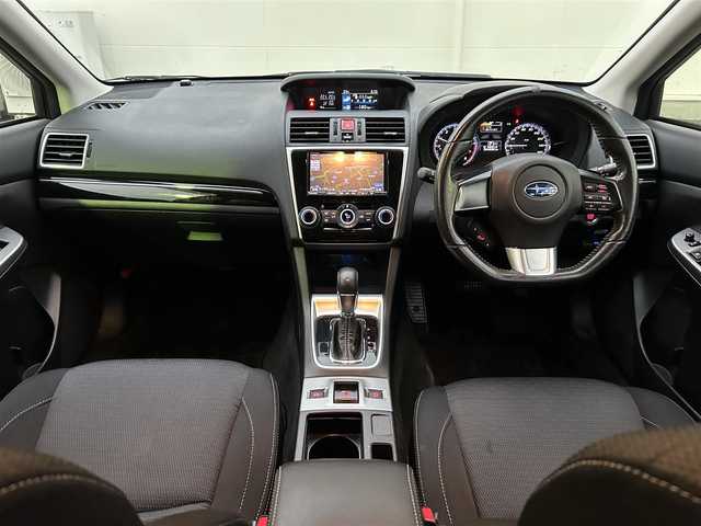 スバル レヴォーグ 1．6GT アイサイト 道東・釧路十勝 2014(平26)年 8.5万km クリスタルホワイトP 登録時84682km/禁煙車/純正ナビ【CN-R300D】/（AM/FM/TV/Bluetooth/HDMI）/フルセグTV/バックカメラ/ETC/レーダークルーズコントロール/ステアリングスイッチ/パドルシフト/アイドリングストップ/アイサイト/衝突軽減システム/レーンキープアシスト/オートライト/純正アルミ/プッシュスタート/スペアキー