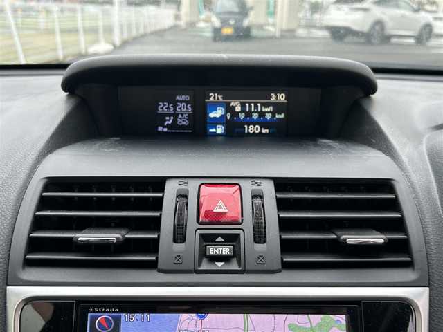 スバル レヴォーグ 1．6GT アイサイト 道東・釧路十勝 2014(平26)年 8.5万km クリスタルホワイトP 登録時84682km/禁煙車/純正ナビ【CN-R300D】/（AM/FM/TV/Bluetooth/HDMI）/フルセグTV/バックカメラ/ETC/レーダークルーズコントロール/ステアリングスイッチ/パドルシフト/アイドリングストップ/アイサイト/衝突軽減システム/レーンキープアシスト/オートライト/純正アルミ/プッシュスタート/スペアキー