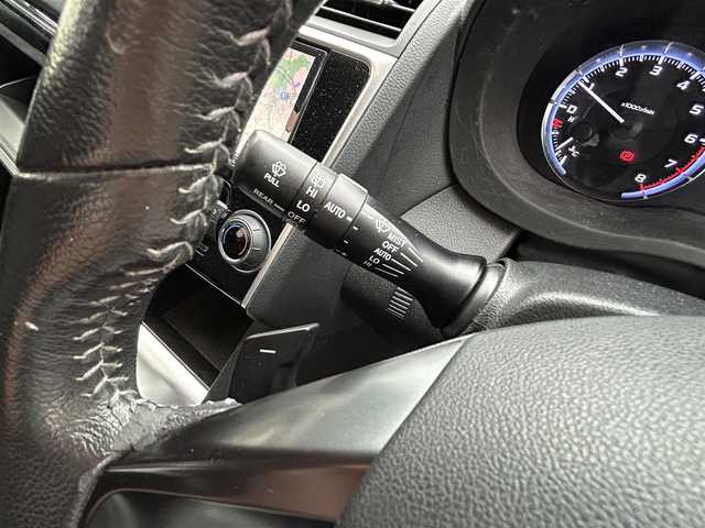 スバル レヴォーグ 1．6GT アイサイト 道東・釧路十勝 2014(平26)年 8.5万km クリスタルホワイトP 登録時84682km/禁煙車/純正ナビ【CN-R300D】/（AM/FM/TV/Bluetooth/HDMI）/フルセグTV/バックカメラ/ETC/レーダークルーズコントロール/ステアリングスイッチ/パドルシフト/アイドリングストップ/アイサイト/衝突軽減システム/レーンキープアシスト/オートライト/純正アルミ/プッシュスタート/スペアキー