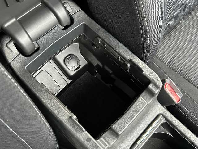 スバル レヴォーグ 1．6GT アイサイト 道東・釧路十勝 2014(平26)年 8.5万km クリスタルホワイトP 登録時84682km/禁煙車/純正ナビ【CN-R300D】/（AM/FM/TV/Bluetooth/HDMI）/フルセグTV/バックカメラ/ETC/レーダークルーズコントロール/ステアリングスイッチ/パドルシフト/アイドリングストップ/アイサイト/衝突軽減システム/レーンキープアシスト/オートライト/純正アルミ/プッシュスタート/スペアキー