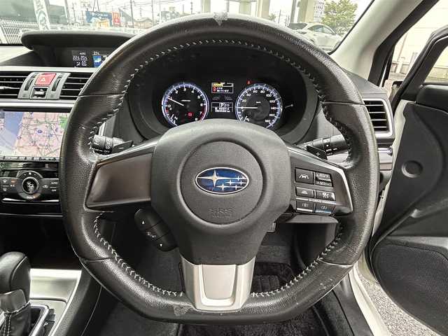 スバル レヴォーグ 1．6GT アイサイト 道東・釧路十勝 2014(平26)年 8.5万km クリスタルホワイトP 登録時84682km/禁煙車/純正ナビ【CN-R300D】/（AM/FM/TV/Bluetooth/HDMI）/フルセグTV/バックカメラ/ETC/レーダークルーズコントロール/ステアリングスイッチ/パドルシフト/アイドリングストップ/アイサイト/衝突軽減システム/レーンキープアシスト/オートライト/純正アルミ/プッシュスタート/スペアキー