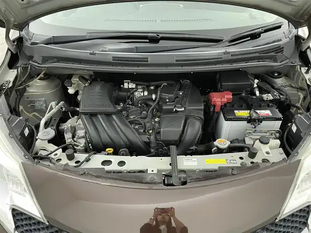 日産 ノート X 千葉県 2016(平28)年 3.7万km インペリアルアンバーP 純正７型ナビ（MC314D-W）　/ＥＴＣ　/禁煙　/衝突軽減ブレーキ　/電動格納サイドミラー　/ハロゲンライト　/スペアタイヤ　/ＩＳＯＦＩＸ　/シートリフター　/ウィンカーミラー　/レーンアシスト　/ドアバイザー　/キーレスエントリー/アイドリングストップ/プッシュスタート/スマートキー/12Vシガーソケット/純正フロアマット