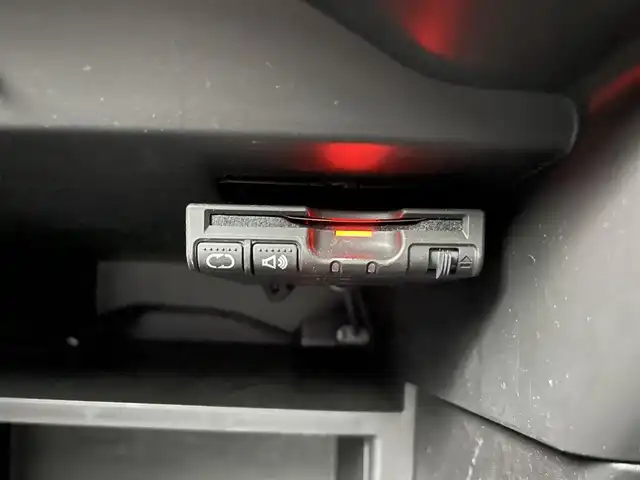 日産 ノート X 千葉県 2016(平28)年 3.7万km インペリアルアンバーP 純正７型ナビ（MC314D-W）　/ＥＴＣ　/禁煙　/衝突軽減ブレーキ　/電動格納サイドミラー　/ハロゲンライト　/スペアタイヤ　/ＩＳＯＦＩＸ　/シートリフター　/ウィンカーミラー　/レーンアシスト　/ドアバイザー　/キーレスエントリー/アイドリングストップ/プッシュスタート/スマートキー/12Vシガーソケット/純正フロアマット