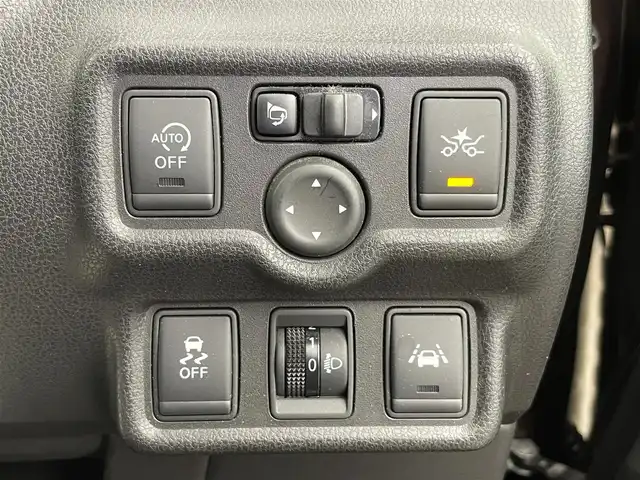 日産 ノート X 千葉県 2016(平28)年 3.7万km インペリアルアンバーP 純正７型ナビ（MC314D-W）　/ＥＴＣ　/禁煙　/衝突軽減ブレーキ　/電動格納サイドミラー　/ハロゲンライト　/スペアタイヤ　/ＩＳＯＦＩＸ　/シートリフター　/ウィンカーミラー　/レーンアシスト　/ドアバイザー　/キーレスエントリー/アイドリングストップ/プッシュスタート/スマートキー/12Vシガーソケット/純正フロアマット