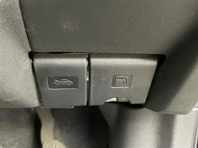 日産 ノート X 千葉県 2016(平28)年 3.7万km インペリアルアンバーP 純正７型ナビ（MC314D-W）　/ＥＴＣ　/禁煙　/衝突軽減ブレーキ　/電動格納サイドミラー　/ハロゲンライト　/スペアタイヤ　/ＩＳＯＦＩＸ　/シートリフター　/ウィンカーミラー　/レーンアシスト　/ドアバイザー　/キーレスエントリー/アイドリングストップ/プッシュスタート/スマートキー/12Vシガーソケット/純正フロアマット