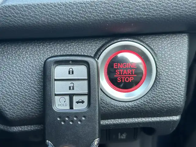 ホンダ シビック セダン 大阪府 2018(平30)年 1.5万km コスミックブルーメタリック 純正SDナビ（フルセグ/BT/USB/DVD)/バックカメラ/クルーズコントロール/衝突被害軽減システム/レーンキープアシスト/横滑り防止装置/シートヒーター/アイドリングストップ/ワンオーナー/MTモード付AT/純正LEDライト/純正LEDライト/純正フロアマット/フロントフォグランプ/ビルトインETC/スペアキー1本/保証書/取扱説明書