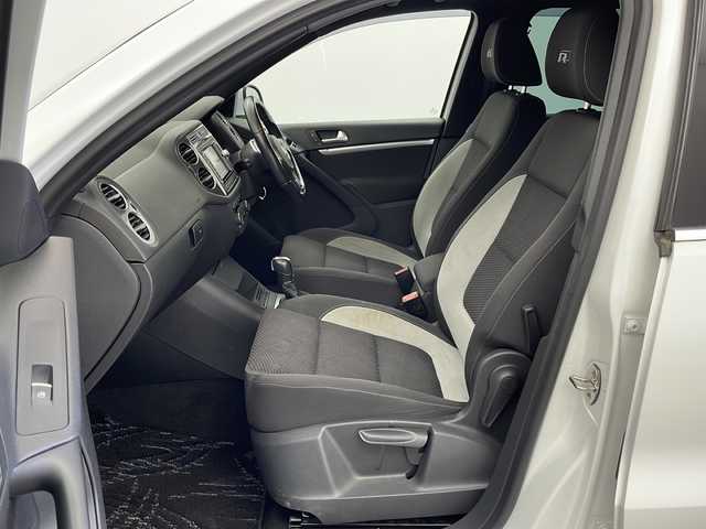 フォルクスワーゲン ティグアン TSI BMテクノ Rライン 栃木県 2015(平27)年 6.9万km 白 純正ナビ/（BT/フルセグ/CD/DVD/AM/FM）/横滑り防止/アイドリングストップ/ETC/バックカメラ/MTモード付AT/純正アルミホイール/純正フロアマット