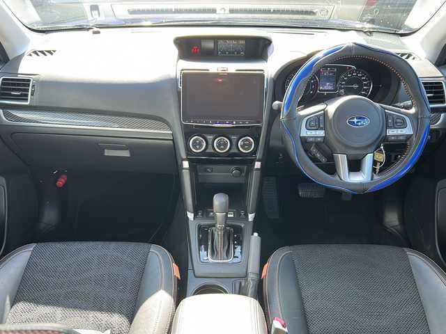 スバル フォレスター Xブレイク 山梨県 2017(平29)年 1.7万km ダークブルーパール アイサイト/　・プリクラッシュブレーキ/　・車線逸脱警報機能/　・スバルリヤビークルディテクション/　・全車速追従機能付きクルーズコントロール/　・車線逸脱抑制機能/社外ディスプレイオーディオ/　(BT/AppleCaｒＰｌａｙ/AndroidAuto/USＢ）/LEDオートライト/LEDフォグランプ/ハーフレザーシート/シートヒーター/純正17インチアルミホイール/ルーフレール/パドルシフト/コーナーセンサー/リモコンキー/ビルトインETC