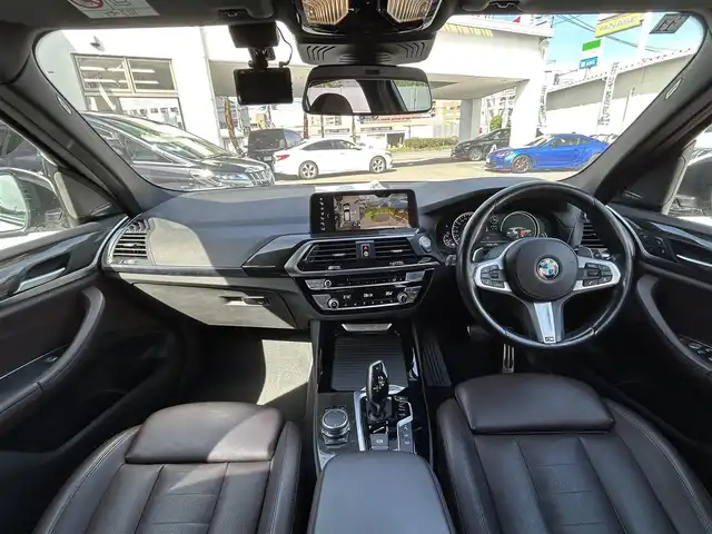 ＢＭＷ Ｘ３ 20d xDrive Mスポーツ 福岡県 2018(平30)年 5.9万km アルピンホワイトⅢ 純正メーカーナビ（AM/FM/BT/CD/DVD/フルセグTV）/ドライビング・アシスト・プロフェッショナル/ブラインドスポットモニター/サンルーフ/バックカメラ/ヘッドアップディスプレイ/Harman/Kardonサウンド/全席シートヒーター/前席パワーシート（運転席メモリ付）/前席エアシート/アクティブクルーズコントロール/ドライブレコーダー/ETC/携帯置くだけ充電/パドルシフト/電動リアゲート/パーク・ディスタンス・コントロール/ルーフレール/フロアマット/純正19インチアルミホイール/スペアキー/取扱説明書/保証書