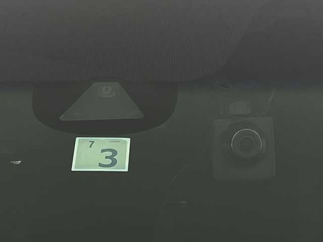 ホンダ フィット ハイブリット S ホンダセンシング 新潟県 2018(平30)年 3.9万km プレミアムイエローパールⅡ ホンダセンシング/純正SDナビ/　CD/DVD/Bluetooth/ フルセグTV/バックカメラ/レーダークルーズコントロール/LEDオートライト/フォグランプ/純正16インチアルミホイール/革巻きステアリング/ステアリングリモコン/パドルシフト/ウィンカーミラー/スマートキー/ビルトインETC